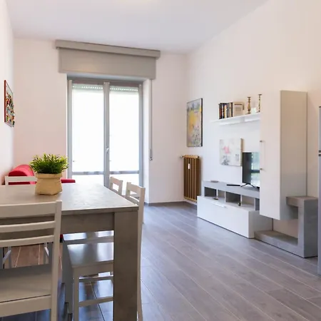 Apartamento Gray Pearl - Modern In The City Center Arona