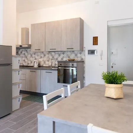 Апартаменты Gray Pearl - Modern In The City Center Арона