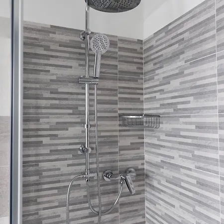 Gray Pearl - Modern In The City Center
