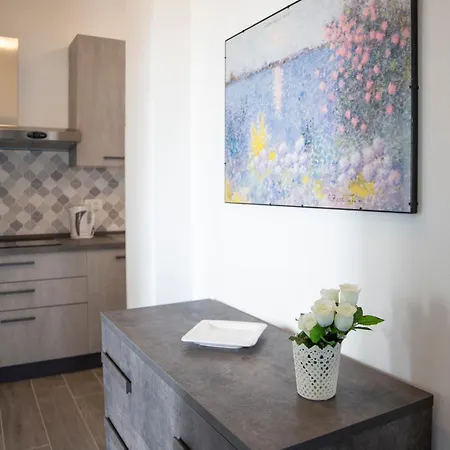 Apartamento Gray Pearl - Modern In The City Center *